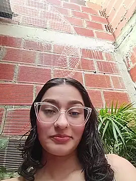 Ary-18 online show from October 23, 2025, 1:43 pm