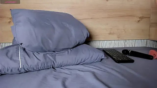 Snapshot of shysweets chatting on January 6, 2026, 12:42 pm shysweets online show from January 6, 2026, 12:42 pm