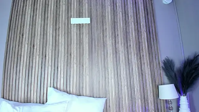 HannaPaola online show from February 3, 2026, 11:21 pm