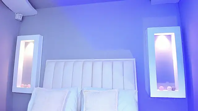 HannaPaola online show from October 28, 2025, 10:31 pm