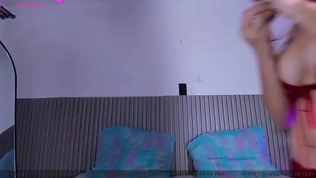 Snapshot of valentina_lux chatting on March 14, 2026, 7:20 pm valentina lux online show from March 14, 2026, 7:20 pm