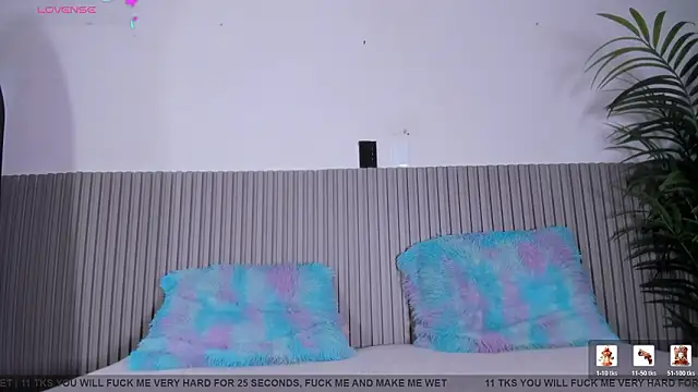 Snapshot of valentina_lux chatting on March 21, 2026, 7:07 pm valentina lux online show from March 21, 2026, 7:07 pm