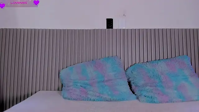 Snapshot of valentina_lux chatting on April 6, 2026, 7:15 pm valentina lux online show from April 6, 2026, 7:15 pm