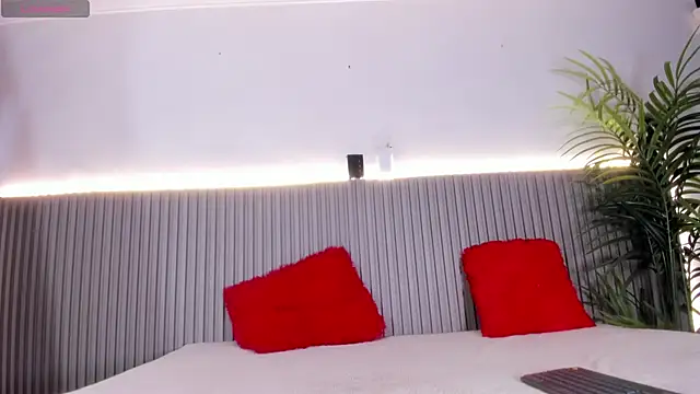 Snapshot of valentina_lux chatting on March 26, 2026, 7:12 pm valentina lux online show from March 26, 2026, 7:12 pm