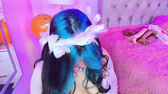 Salem skyler  online show from October 31, 2025, 4:42 am