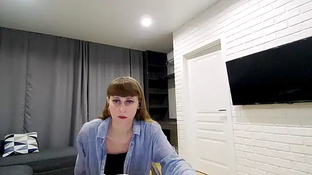 Daniella Lorente online show from March 12, 2026, 1:33 am