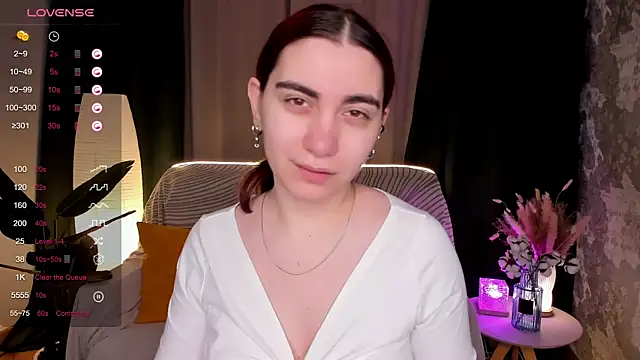 hannacheekss  online show from February 11, 2026, 2:22 am