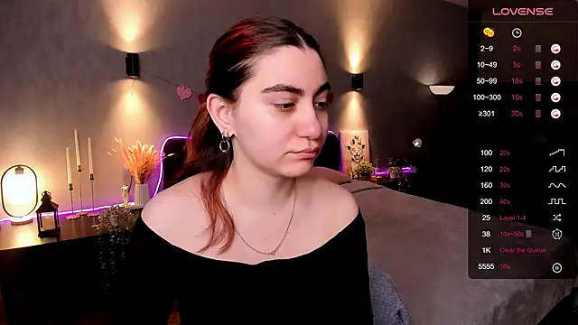 hannacheekss  online show from March 26, 2026, 2:10 am