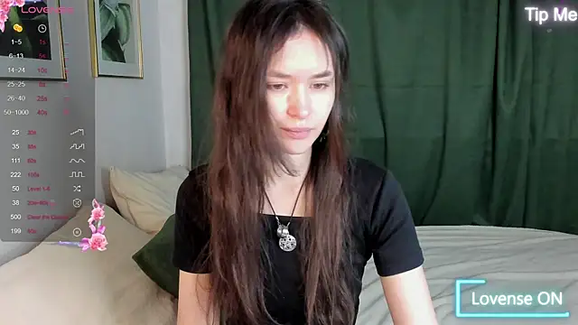 Emily Strikeee online show from November 6, 2025, 10:08 am