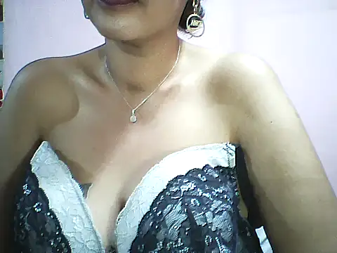 Snapshot of layanah12 chatting on September 8, 2025, 3:11 pm layanah12 online show from September 8, 2025, 3:11 pm