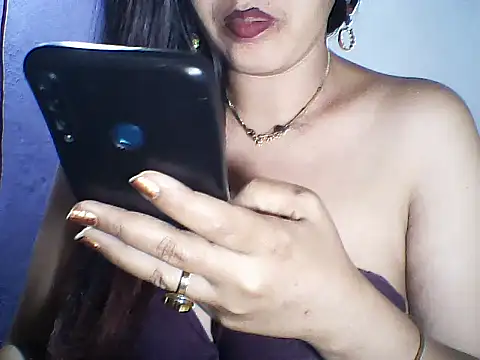 layanah12 online show from March 8, 2026, 4:21 pm