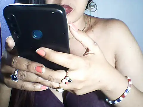 layanah12 online show from February 9, 2026, 6:28 pm