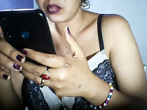 Snapshot of layanah12 chatting on September 30, 2025, 3:07 pm layanah12 online show from September 30, 2025, 3:07 pm