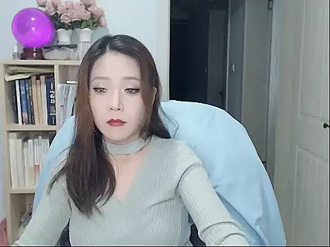 SuSushi728 online show from November 7, 2025, 3:27 pm