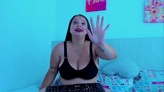 Emawalker  online show from March 23, 2026, 4:40 pm