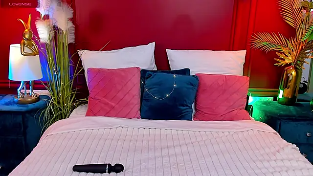 GiaCale online show from November 9, 2025, 6:28 am