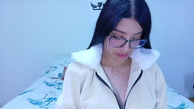  lucysmith online show from February 26, 2026, 3:50 am