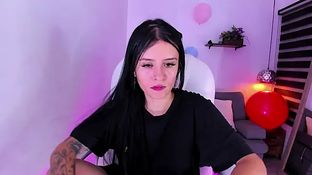 yenny garcia online show from November 11, 2025, 6:25 pm