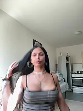 charris stefannia online show from April 28, 2026, 10:19 am