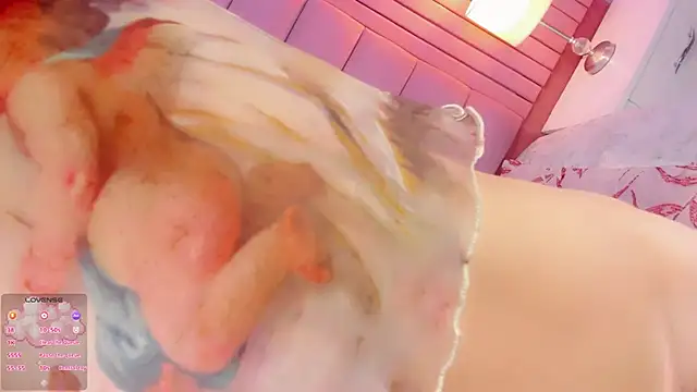 Snapshot of Baddinner chatting on April 12, 2026, 12:52 pm Baddinner online show from April 12, 2026, 12:52 pm