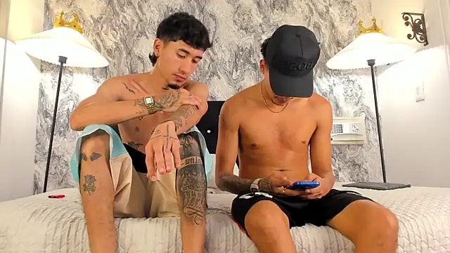 Snapshot of Ian_and_Noah chatting on January 6, 2026, 1:09 am Ian and Noah online show from January 6, 2026, 1:09 am