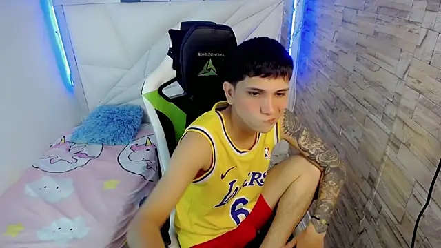 Snapshot of Brayan_lopezz chatting on January 18, 2025, 4:10 pm Brayan lopezz online show from January 18, 2025, 4:10 pm