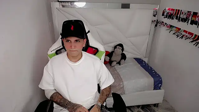 Brayan lopezz online show from May 9, 2026, 3:43 am