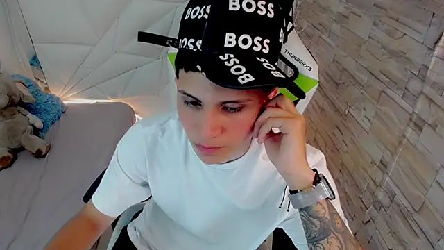 Snapshot of Brayan_lopezz chatting on March 17, 2025, 6:53 pm Brayan lopezz online show from March 17, 2025, 6:53 pm