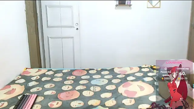 cherrydelioncourt online show from May 14, 2026, 3:47 am