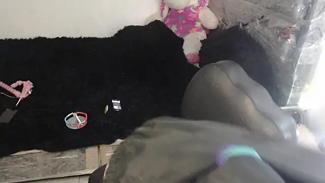 skinny sweet2411 online show from December 4, 2025, 3:05 am