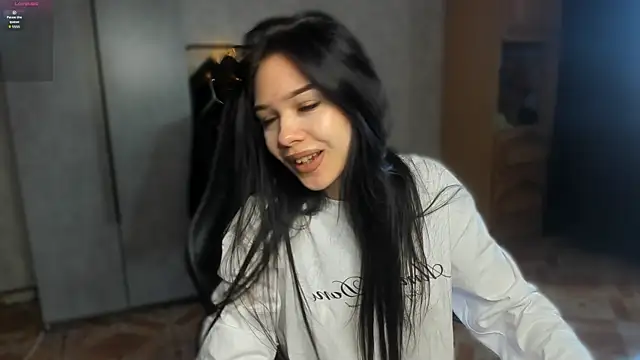 SweetyDeviliya online show from April 14, 2026, 6:07 am