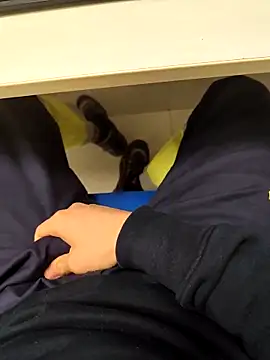 coppiapazza online show from March 13, 2025, 4:12 pm