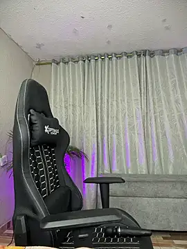 kim zaratte online show from February 24, 2026, 1:28 am