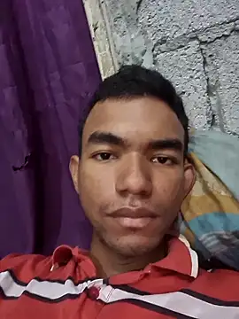 Reynold2608 online show from November 21, 2025, 1:32 pm