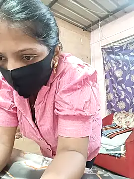 queensenorita online show from November 17, 2025, 9:02 am