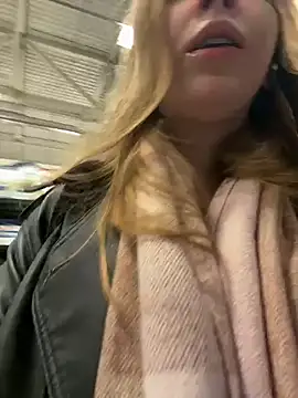 Sunny   Bunny online show from November 16, 2025, 6:40 am