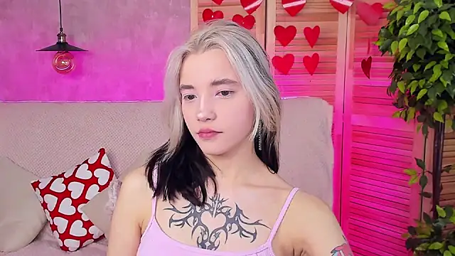 as1an girlfriend online show from February 19, 2025, 4:01 am