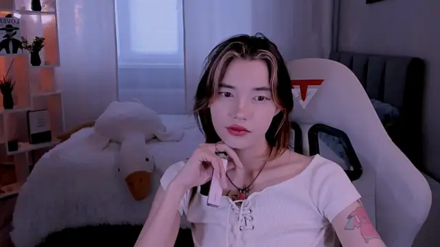 as1an girlfriend online show from June 12, 2026, 3:37 am