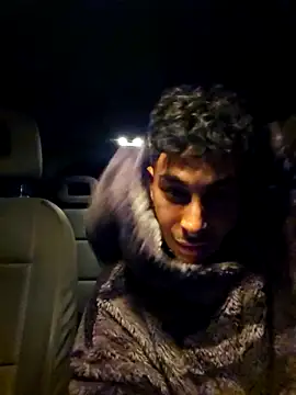 Iulianmarius12 online show from March 22, 2026, 10:33 pm