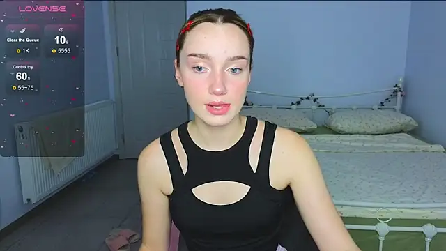 Wild Sophie  online show from November 16, 2025, 5:50 pm