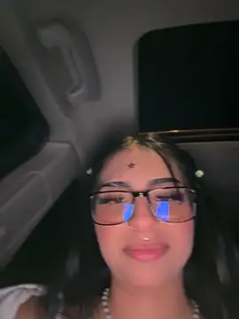 Snapshot of Hilary_pinkk chatting on April 16, 2026, 1:17 am Hilary pinkk online show from April 16, 2026, 1:17 am