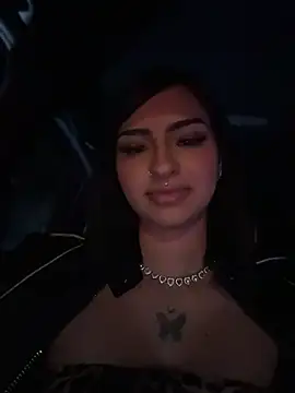 Snapshot of Hilary_pinkk chatting on April 10, 2026, 12:17 am Hilary pinkk online show from April 10, 2026, 12:17 am