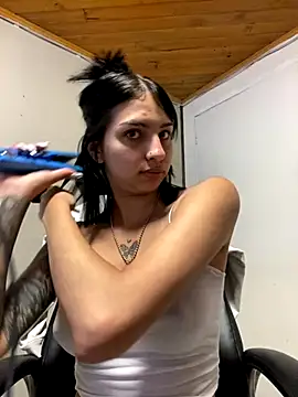 Hilary pinkk online show from October 22, 2025, 1:27 am