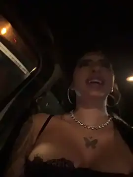 Snapshot of Hilary_pinkk chatting on April 11, 2026, 1:24 am Hilary pinkk online show from April 11, 2026, 1:24 am