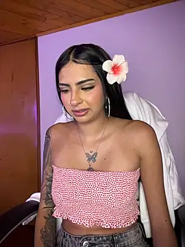 Snapshot of Hilary_pinkk chatting on March 31, 2026, 2:13 am Hilary pinkk online show from March 31, 2026, 2:13 am