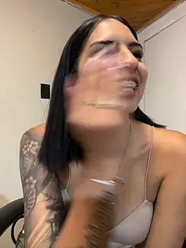 Hilary pinkk online show from October 29, 2025, 3:16 am