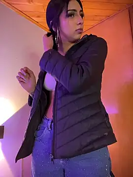 Snapshot of Hilary_pinkk chatting on April 7, 2026, 2:02 am Hilary pinkk online show from April 7, 2026, 2:02 am