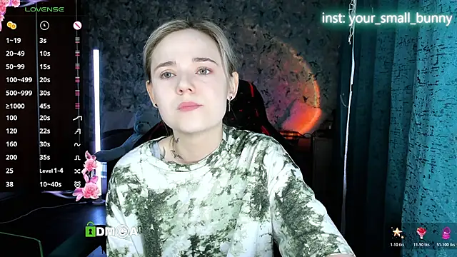 Snapshot of Your_small_bunny chatting on June 16, 2026, 2:11 am Your small bunny online show from June 16, 2026, 2:11 am