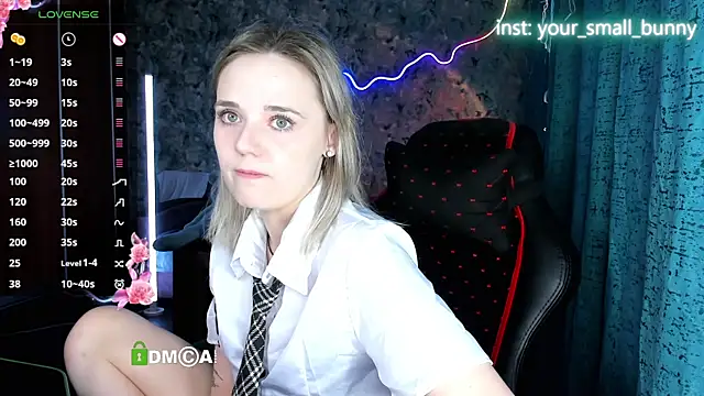 Snapshot of Your_small_bunny chatting on August 1, 2026, 2:09 am Your small bunny online show from August 1, 2026, 2:09 am