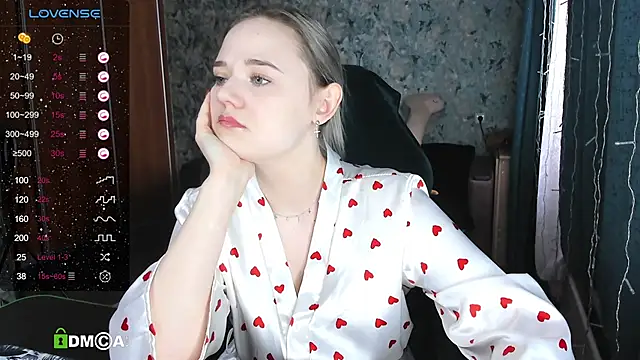 Your small bunny online show from March 5, 2025, 3:08 am